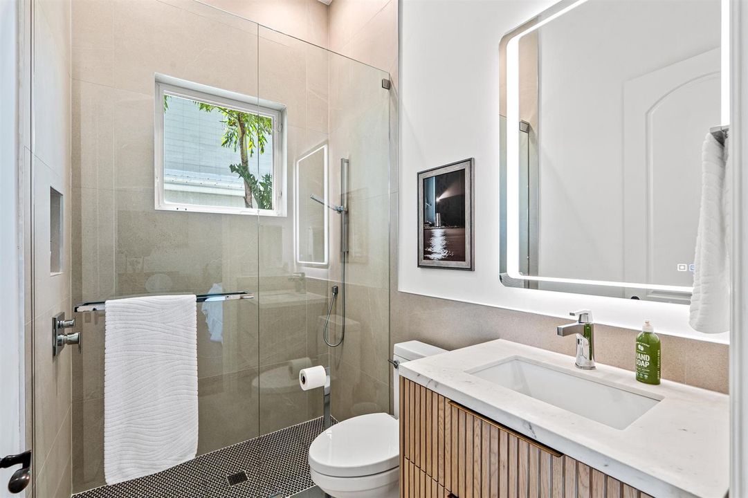 BATHROOM_1