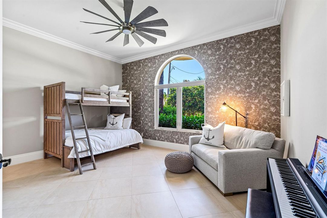 BEDROOM_2_ANGLE