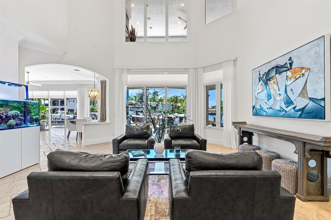 LIVING_ROOM_STRAIGHT