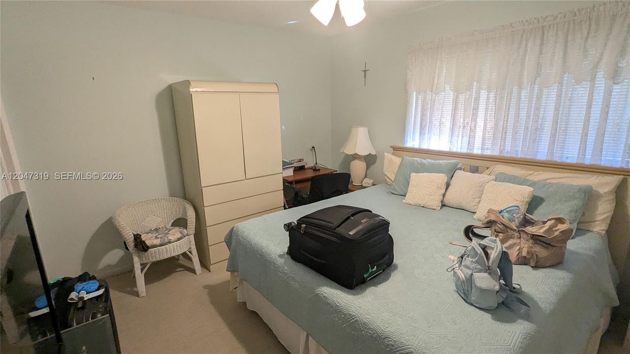 For Sale: $115,000 (2 beds, 2 baths, 990 Square Feet)