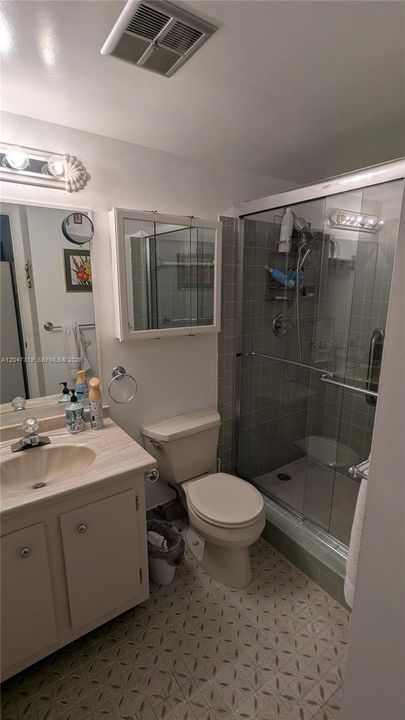 For Sale: $115,000 (2 beds, 2 baths, 990 Square Feet)