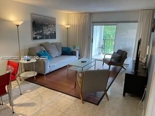 В аренду: $2,200 (1 спален, 1 ванн, 778 Квадратных фут)