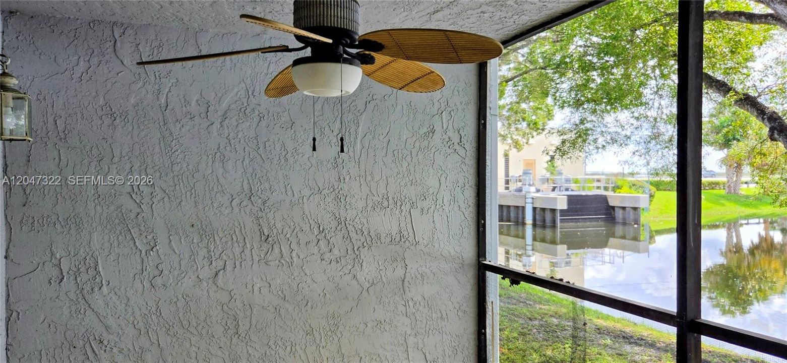 For Rent: $2,300 (2 beds, 2 baths, 946 Square Feet)