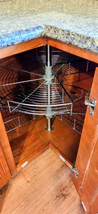 For Rent: $2,300 (2 beds, 2 baths, 946 Square Feet)