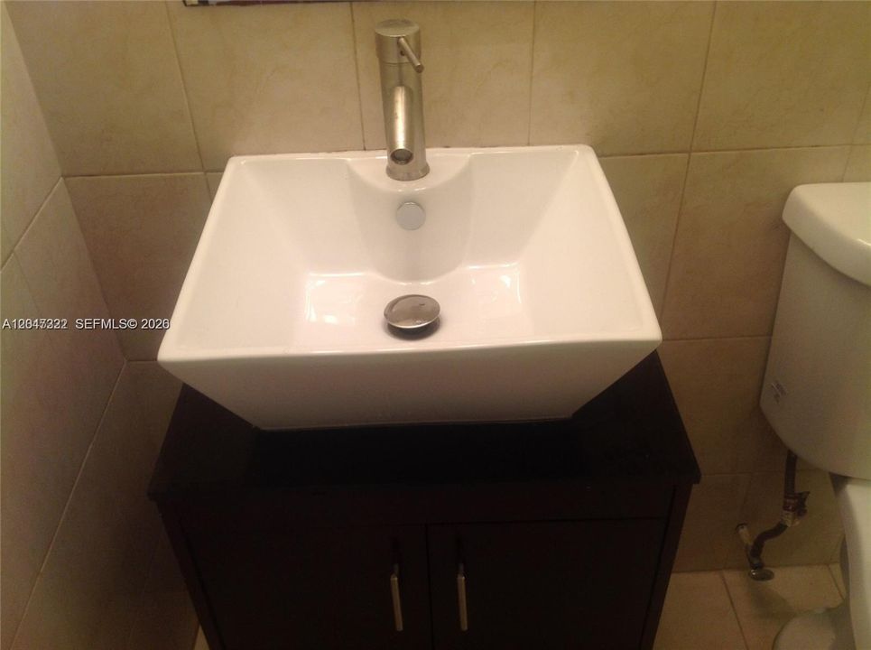 For Rent: $2,300 (2 beds, 2 baths, 946 Square Feet)