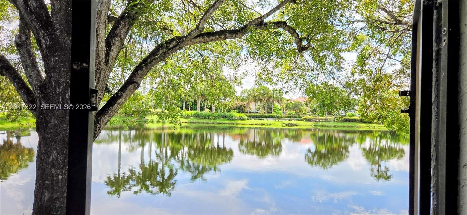 For Rent: $2,300 (2 beds, 2 baths, 946 Square Feet)