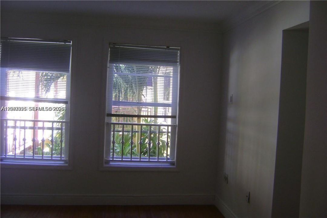 For Sale: $490,000 (2 beds, 2 baths, 846 Square Feet)