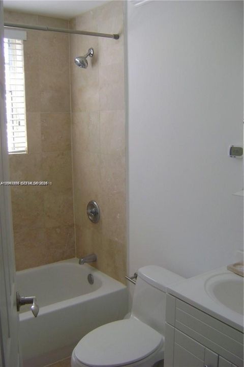 For Sale: $490,000 (2 beds, 2 baths, 846 Square Feet)