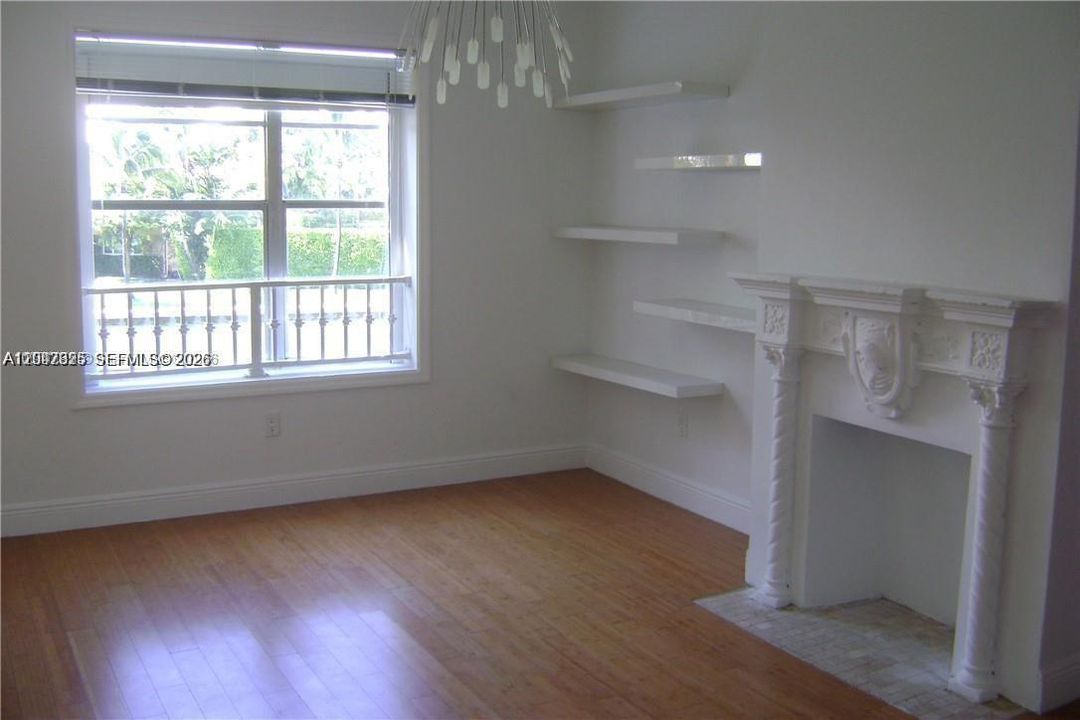 For Sale: $490,000 (2 beds, 2 baths, 846 Square Feet)