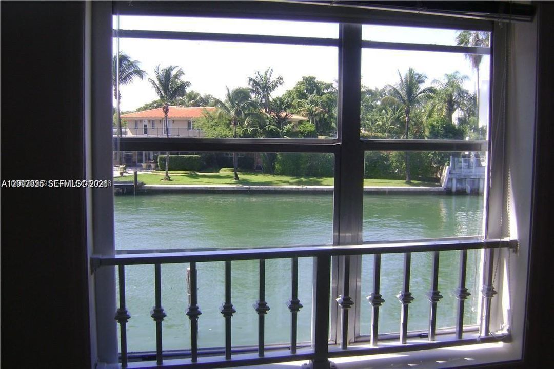 For Sale: $490,000 (2 beds, 2 baths, 846 Square Feet)