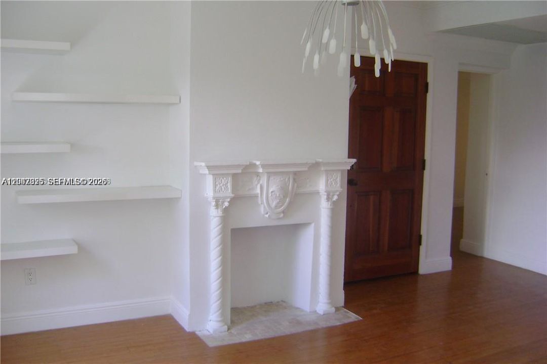 For Sale: $490,000 (2 beds, 2 baths, 846 Square Feet)