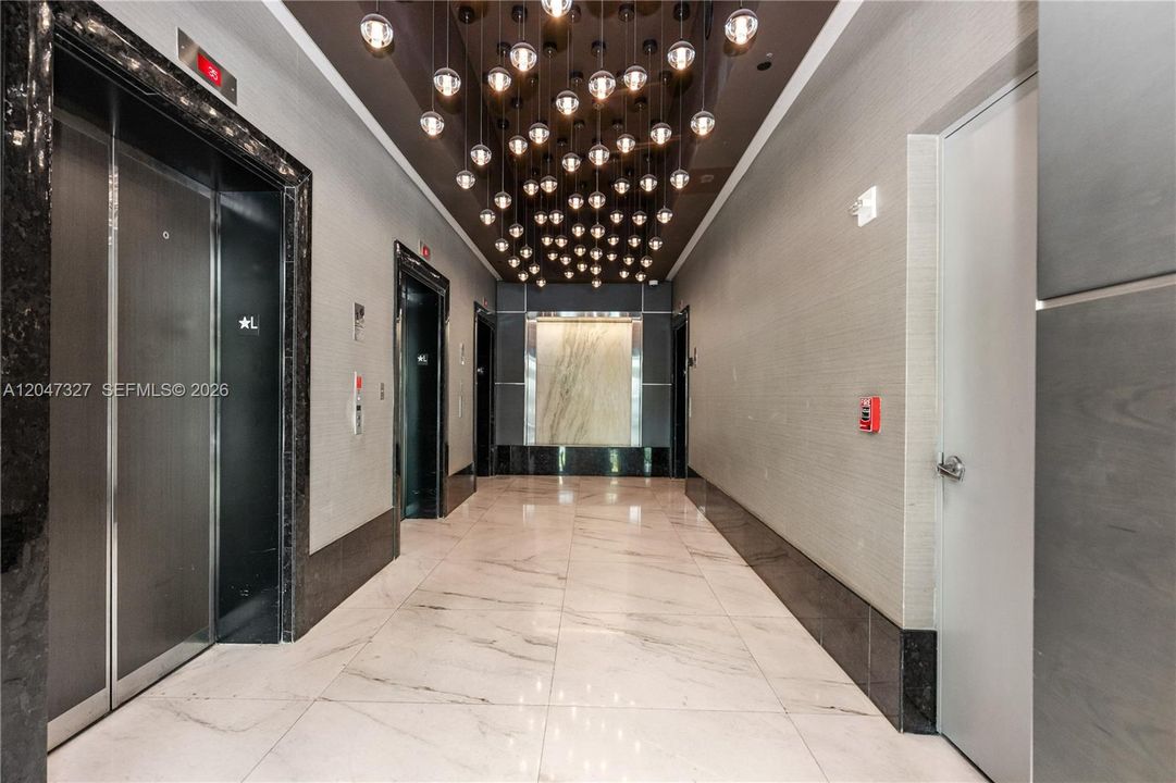 На продажу: $850,000 (2 спален, 2 ванн, 1289 Квадратных фут)