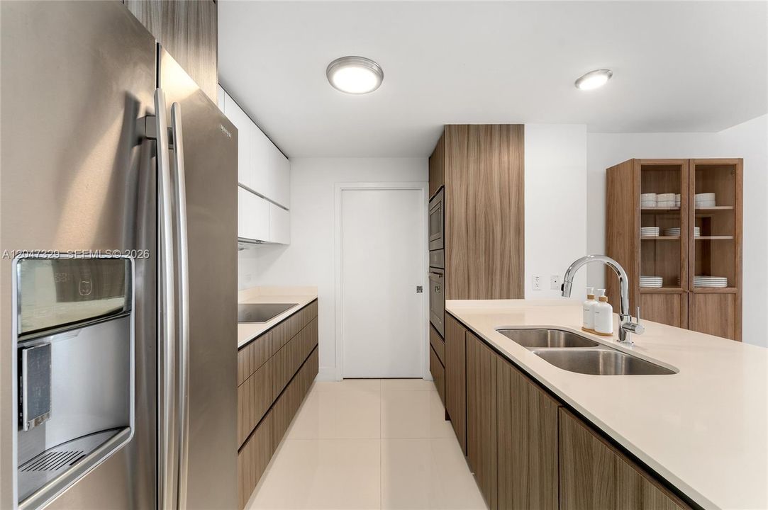 For Sale: $828,000 (3 beds, 3 baths, 1432 Square Feet)
