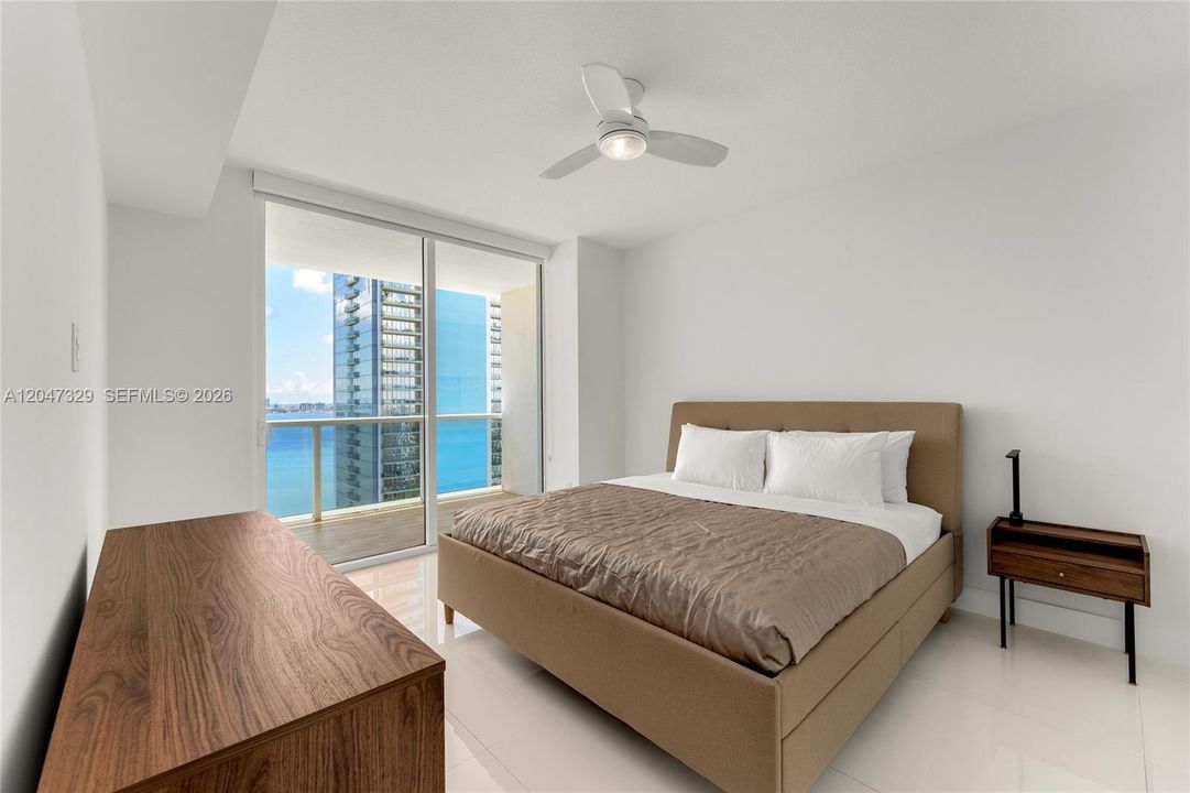For Sale: $828,000 (3 beds, 3 baths, 1432 Square Feet)
