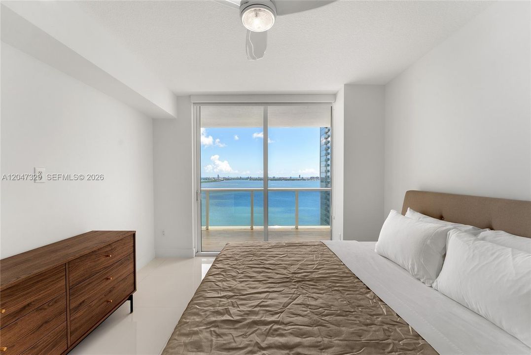 For Sale: $828,000 (3 beds, 3 baths, 1432 Square Feet)