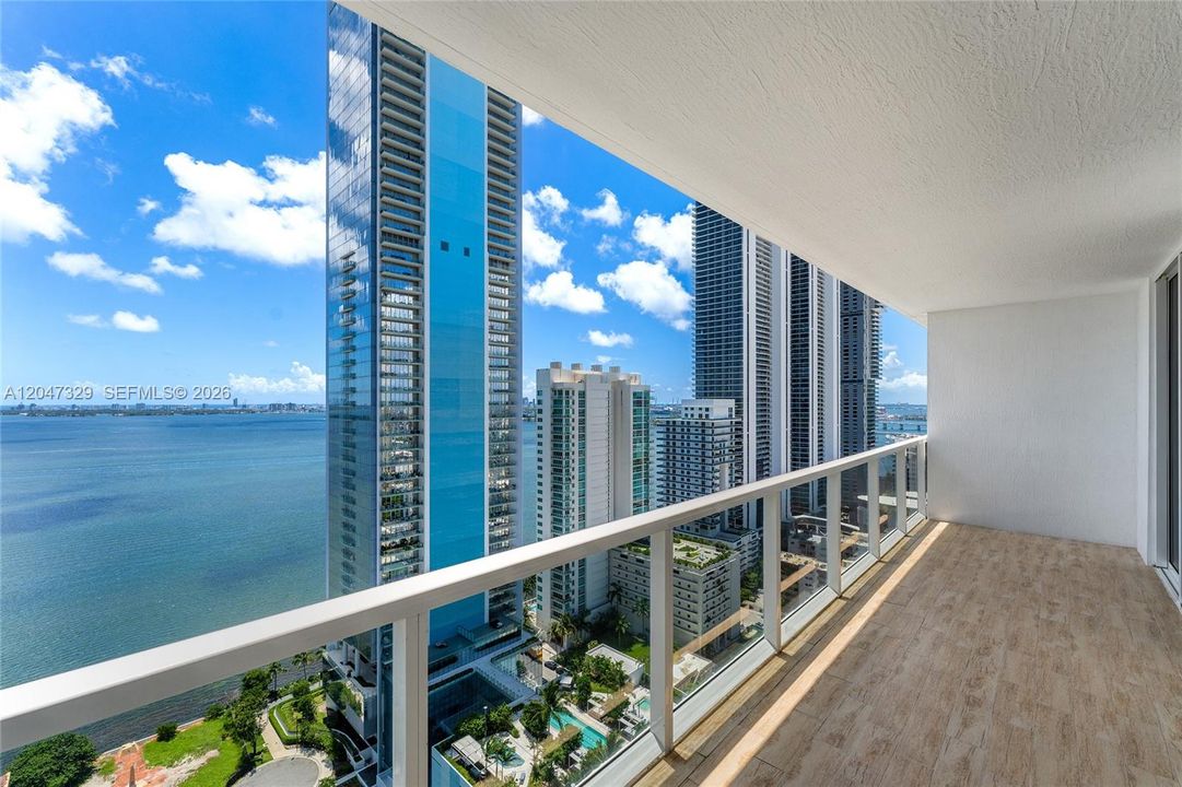 For Sale: $828,000 (3 beds, 3 baths, 1432 Square Feet)