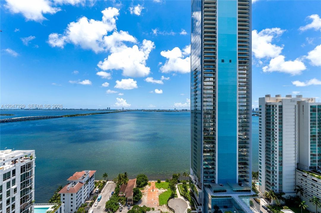 For Sale: $828,000 (3 beds, 3 baths, 1432 Square Feet)