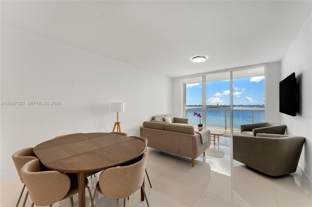 For Sale: $828,000 (3 beds, 3 baths, 1432 Square Feet)