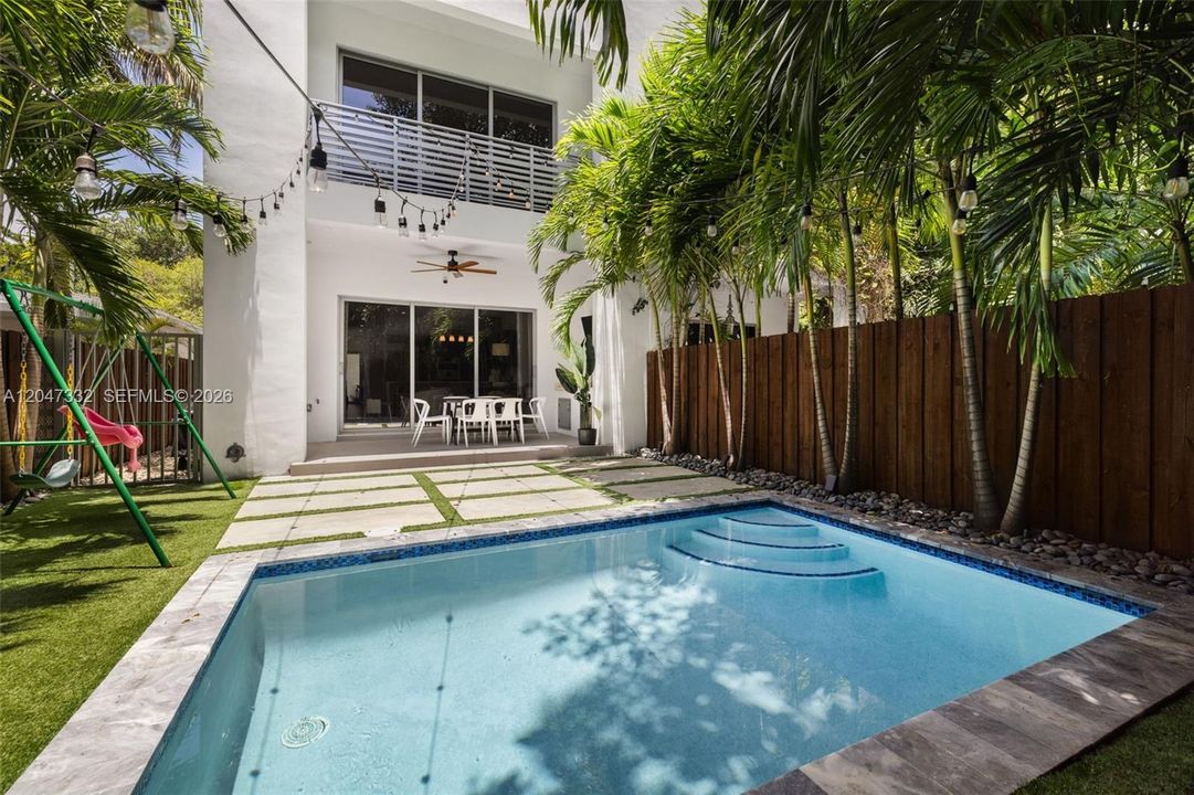 For Sale: $2,050,000 (3 beds, 4 baths, 2291 Square Feet)