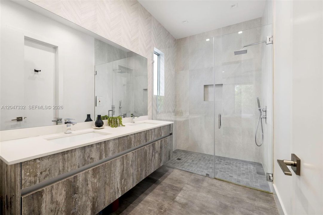 For Sale: $2,050,000 (3 beds, 4 baths, 2291 Square Feet)