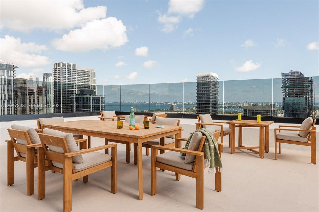 En Venta: $900,000 (2 camas, 2 baños, 696 Pies cuadrados)