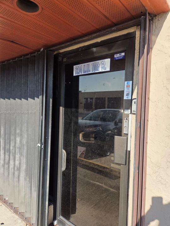 DOOR ENTRANCE
