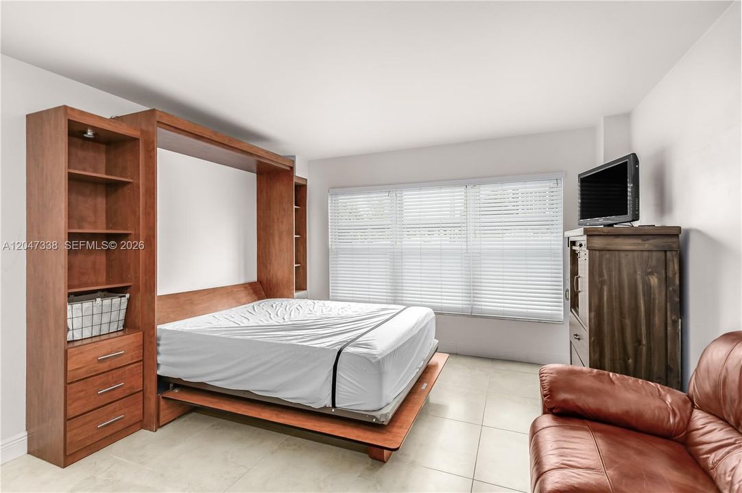 На продажу: $199,900 (0 спален, 1 ванн, 340 Квадратных фут)