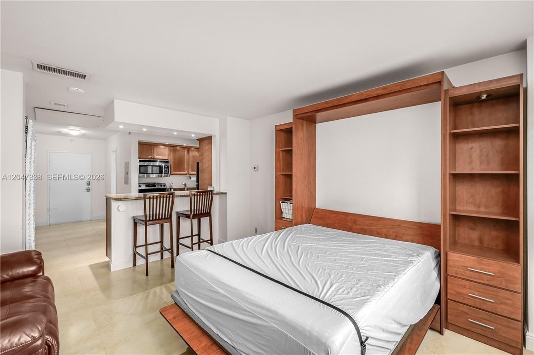 На продажу: $199,900 (0 спален, 1 ванн, 340 Квадратных фут)
