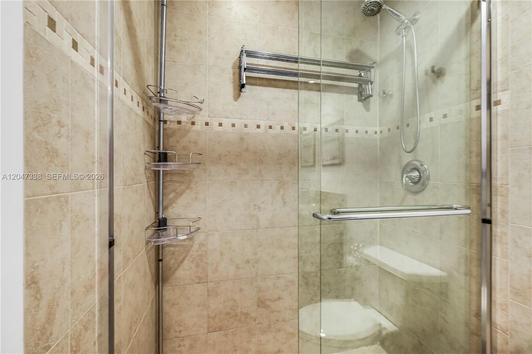 На продажу: $199,900 (0 спален, 1 ванн, 340 Квадратных фут)