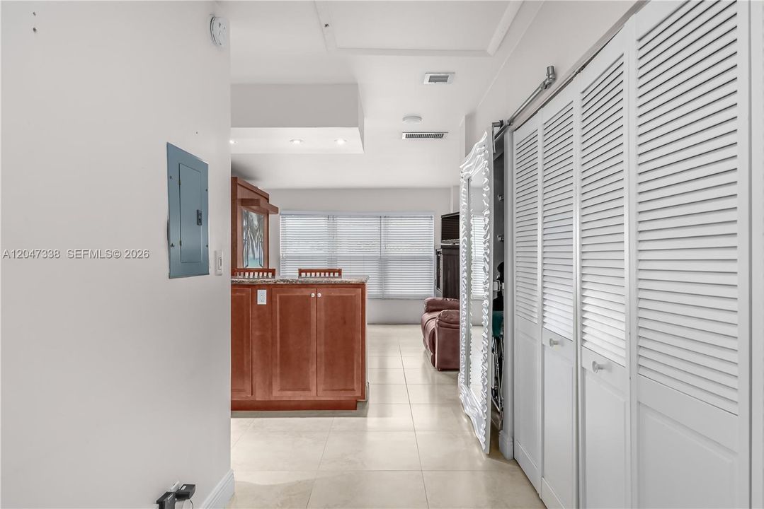 На продажу: $199,900 (0 спален, 1 ванн, 340 Квадратных фут)