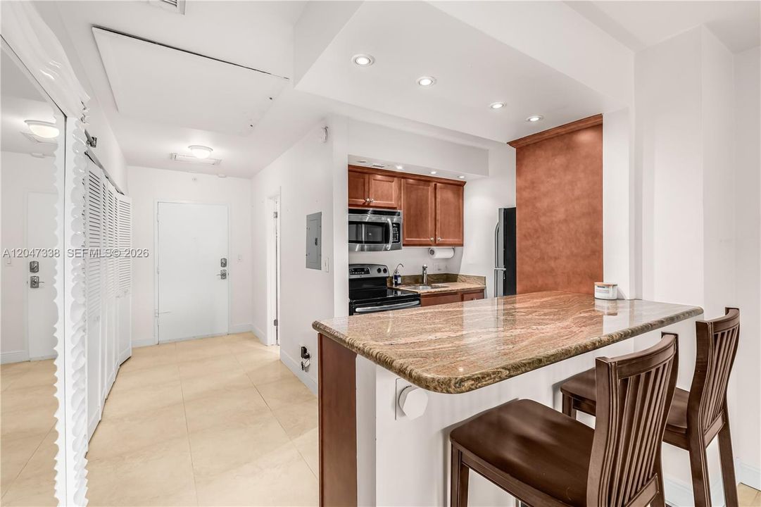 На продажу: $199,900 (0 спален, 1 ванн, 340 Квадратных фут)