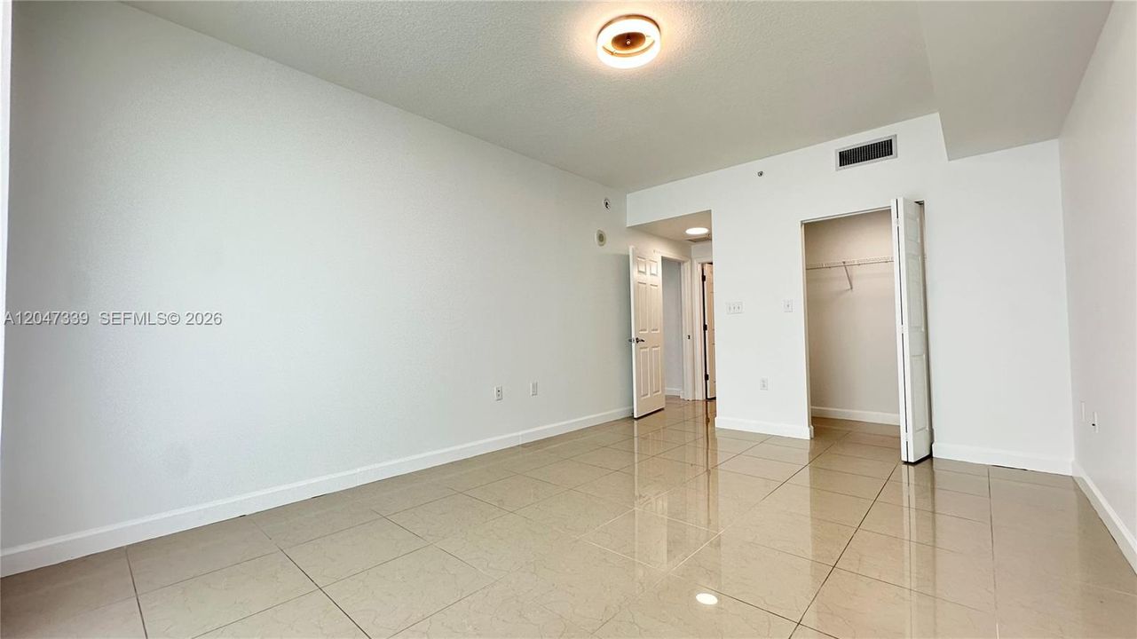 В аренду: $2,500 (1 спален, 1 ванн, 1035 Квадратных фут)