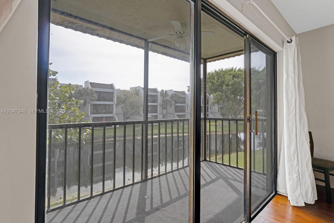 En Venta: $259,000 (2 camas, 2 baños, 1231 Pies cuadrados)