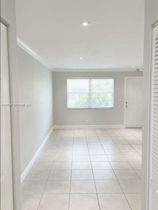 For Rent: $1,600 (1 beds, 1 baths, 768 Square Feet)