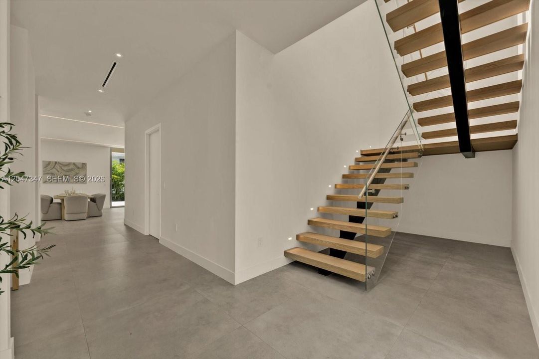 For Sale: $5,450,000 (5 beds, 5 baths, 4410 Square Feet)