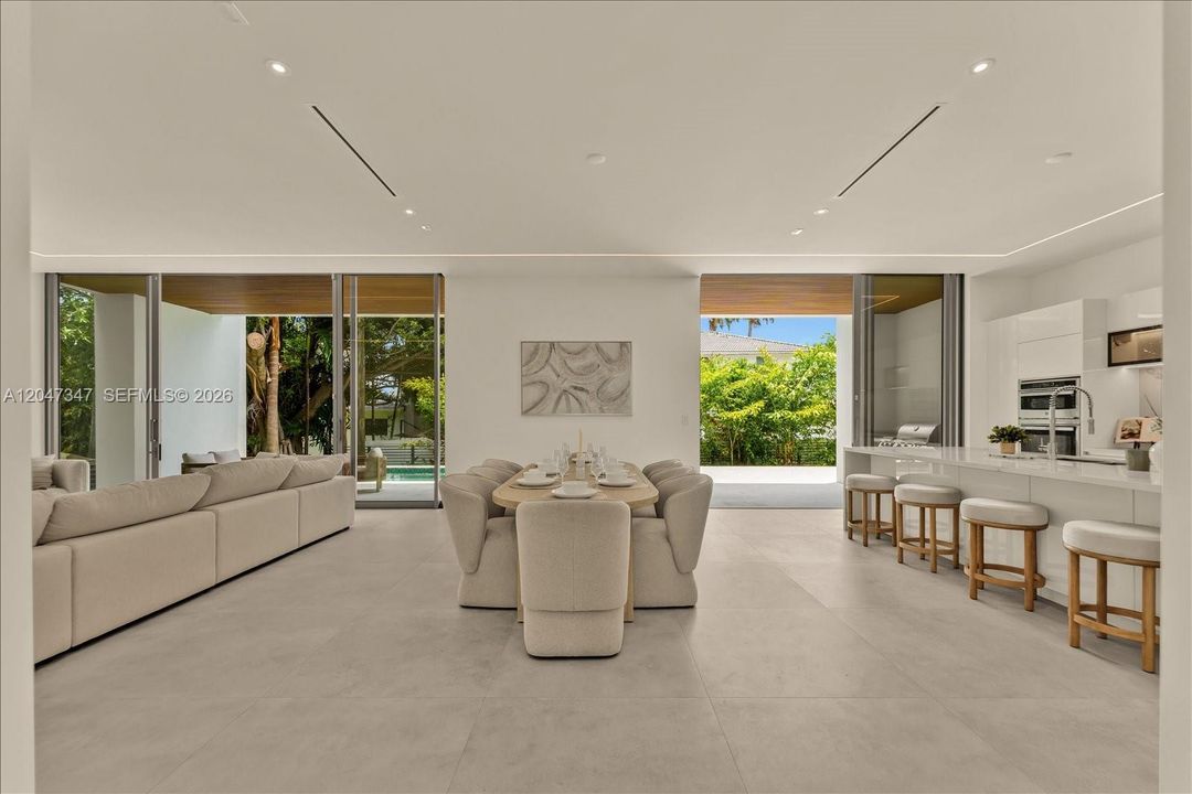 For Sale: $5,450,000 (5 beds, 5 baths, 4410 Square Feet)