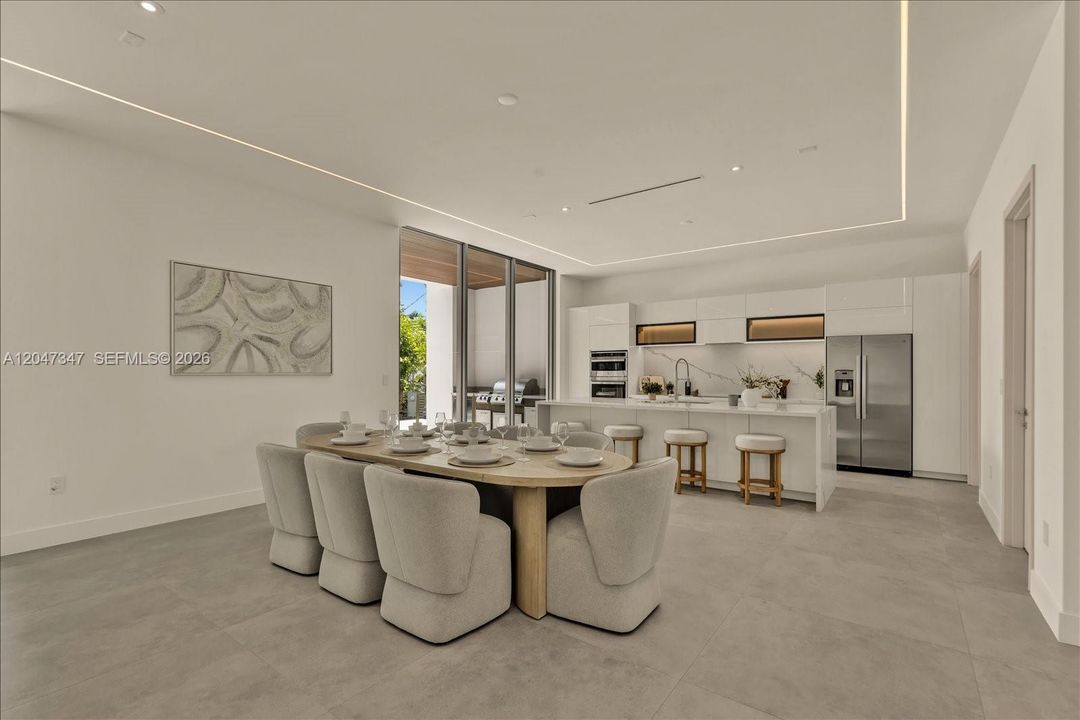 For Sale: $5,450,000 (5 beds, 5 baths, 4410 Square Feet)