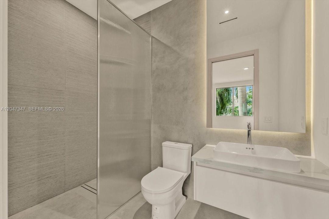 For Sale: $5,450,000 (5 beds, 5 baths, 4410 Square Feet)