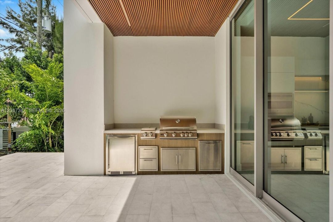 For Sale: $5,450,000 (5 beds, 5 baths, 4410 Square Feet)