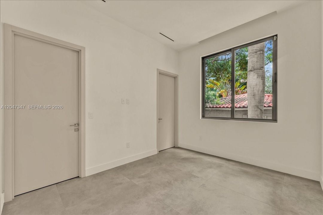 For Sale: $5,450,000 (5 beds, 5 baths, 4410 Square Feet)
