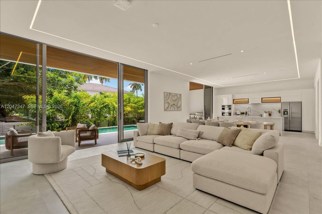For Sale: $5,450,000 (5 beds, 5 baths, 4410 Square Feet)