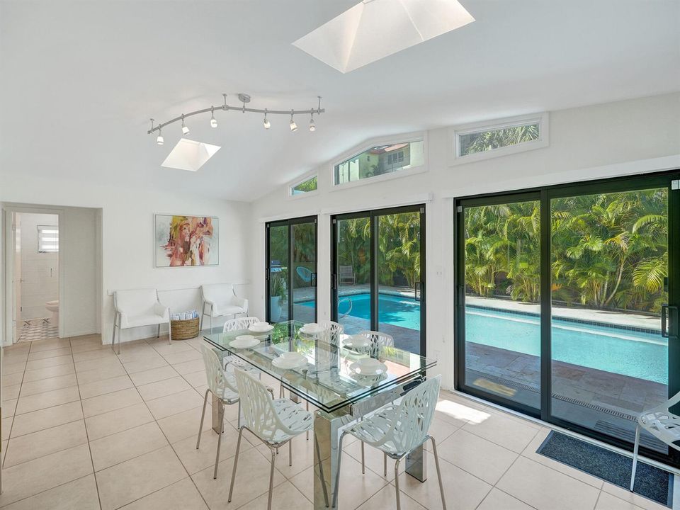 Dining Table Angkled Pool View