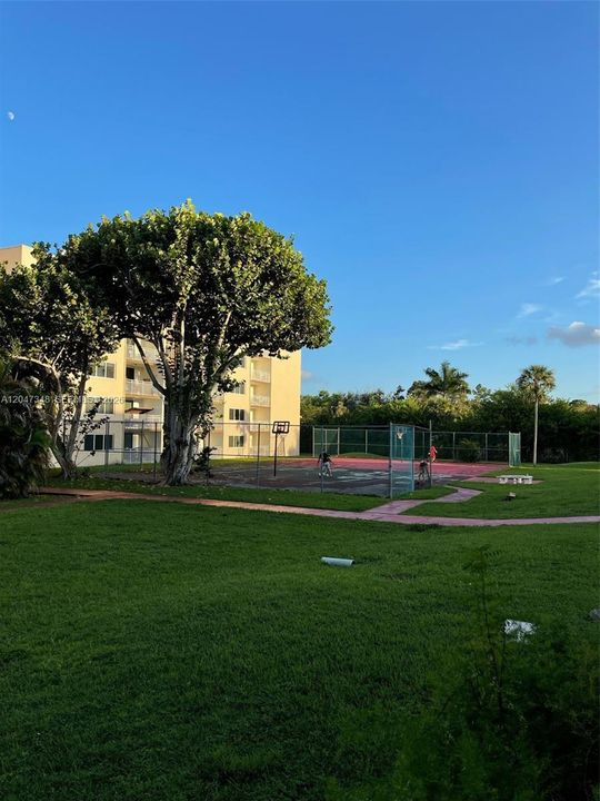 For Rent: $1,600 (1 beds, 1 baths, 429 Square Feet)