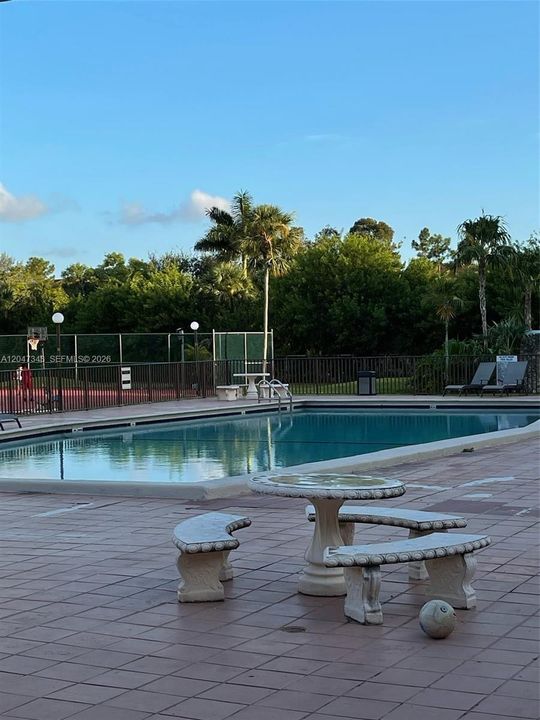 For Rent: $1,600 (1 beds, 1 baths, 429 Square Feet)