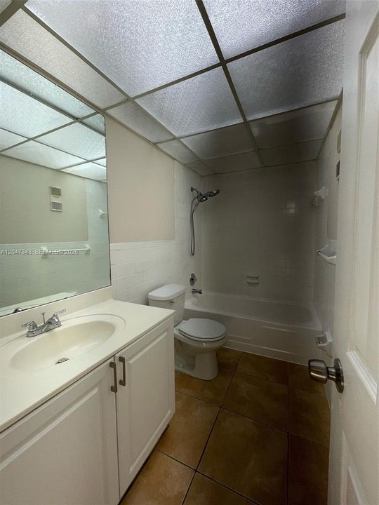 For Rent: $1,600 (1 beds, 1 baths, 429 Square Feet)