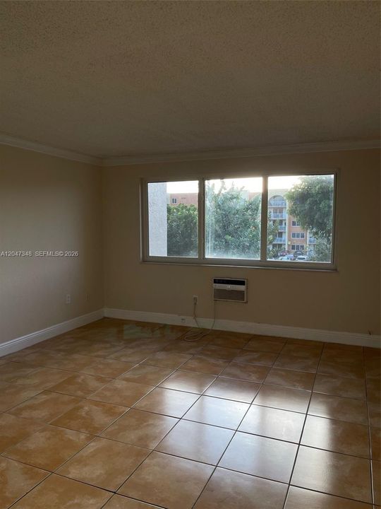 For Rent: $1,600 (1 beds, 1 baths, 429 Square Feet)