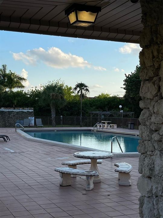 For Rent: $1,600 (1 beds, 1 baths, 429 Square Feet)