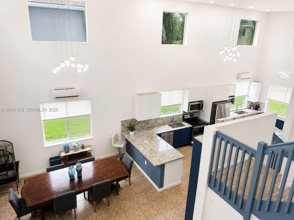 En Renta: $4,500 (5 camas, 3 baños, 2441 Pies cuadrados)
