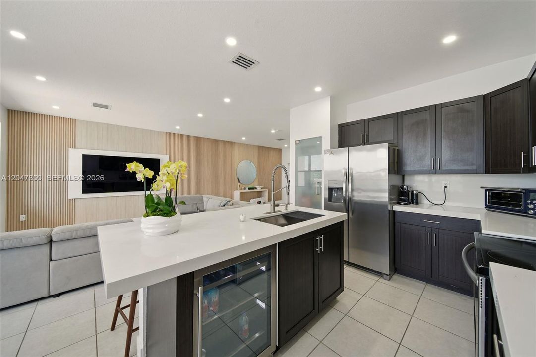 For Rent: $3,500 (3 beds, 2 baths, 1544 Square Feet)