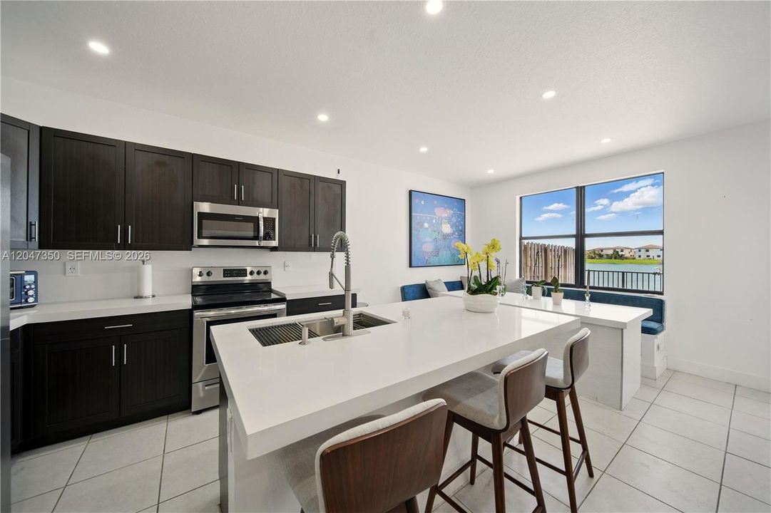 For Rent: $3,500 (3 beds, 2 baths, 1544 Square Feet)